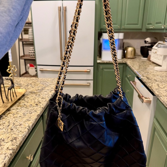 Tory Burch Fleming Soft Hobo Bag – Premium Leather - Picture 2 of 3